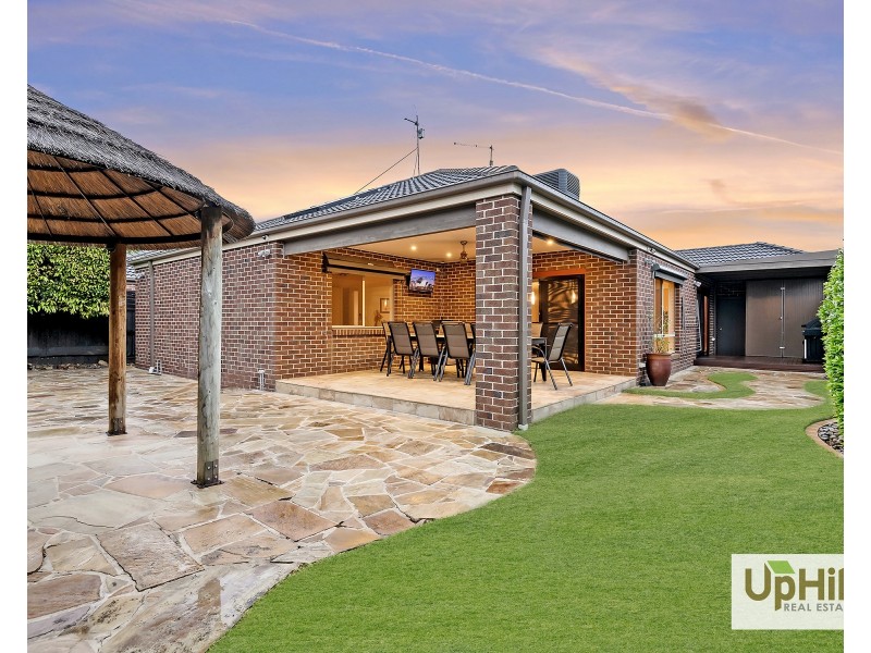 16 Wild Scotchman Way, Cranbourne East VIC 3977