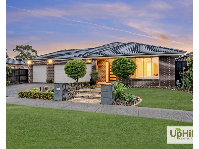 16 Wild Scotchman Way, Cranbourne East VIC 3977