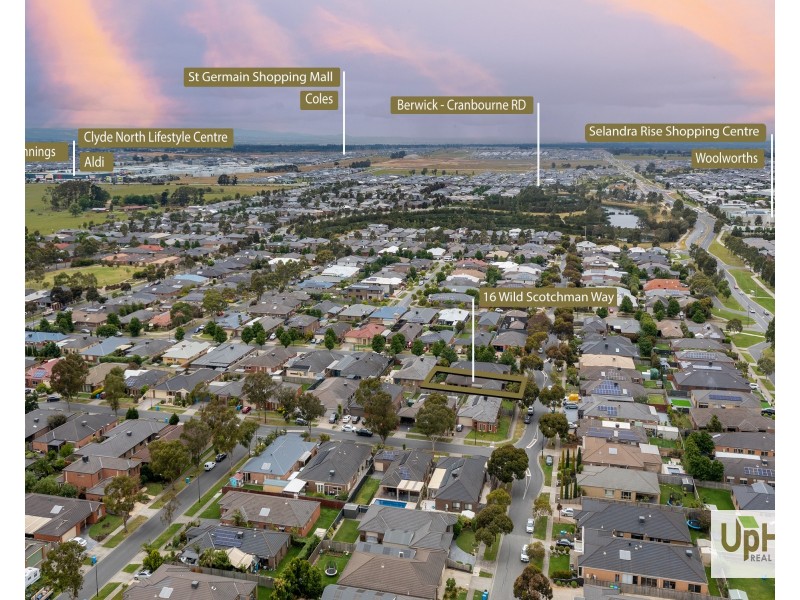 16 Wild Scotchman Way, Cranbourne East VIC 3977