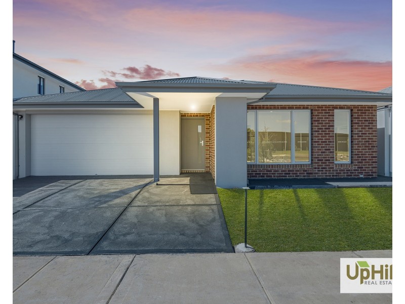 48 Charming Loop, Officer VIC 3809
