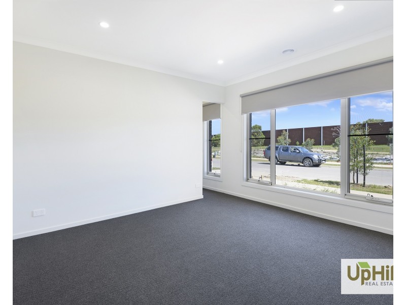 48 Charming Loop, Officer VIC 3809