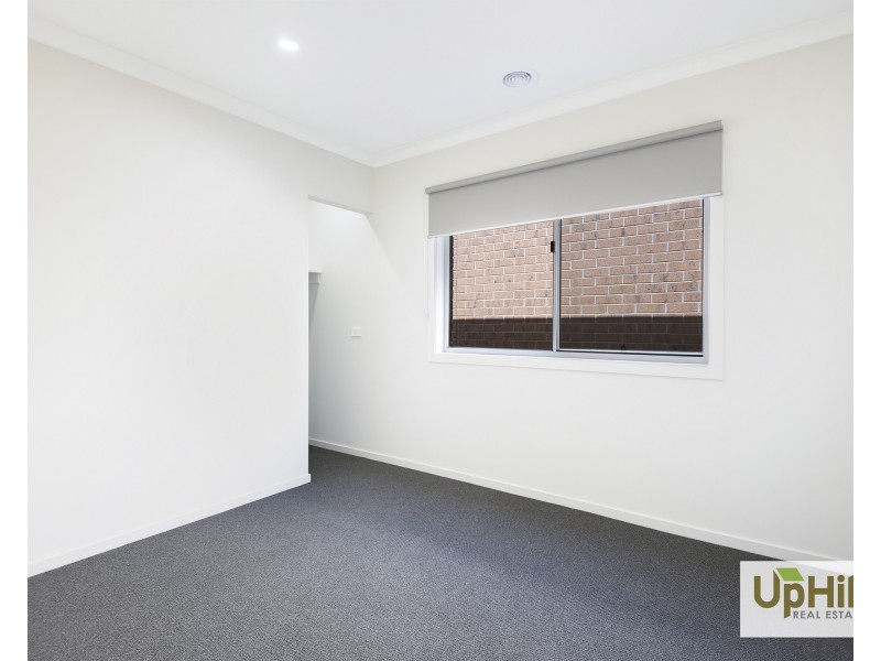 48 Charming Loop, Officer VIC 3809