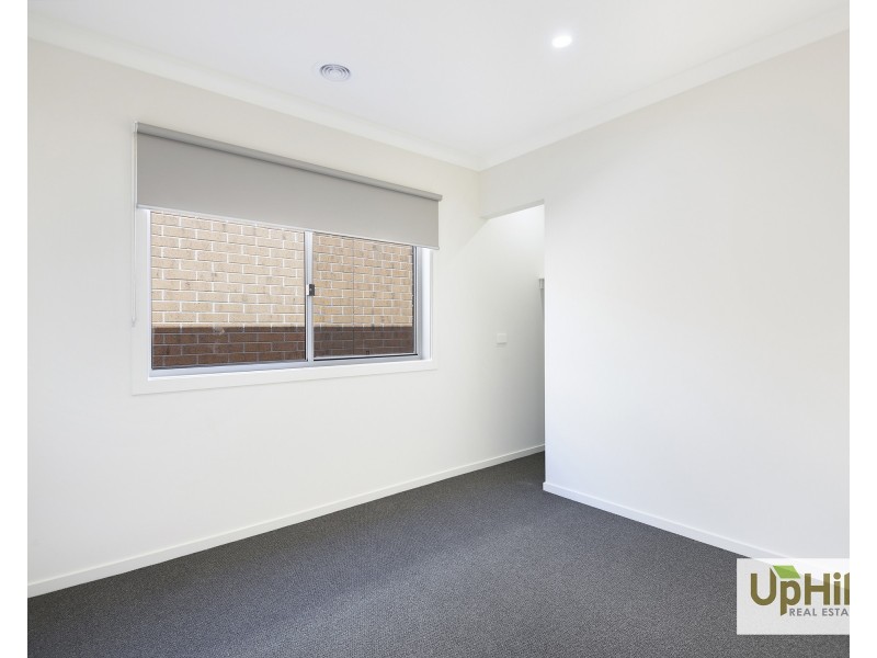 48 Charming Loop, Officer VIC 3809
