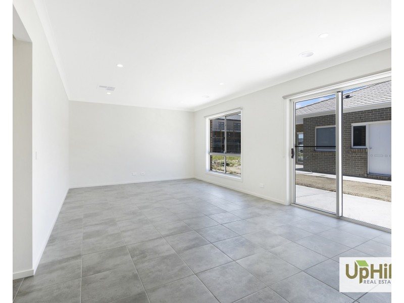 48 Charming Loop, Officer VIC 3809