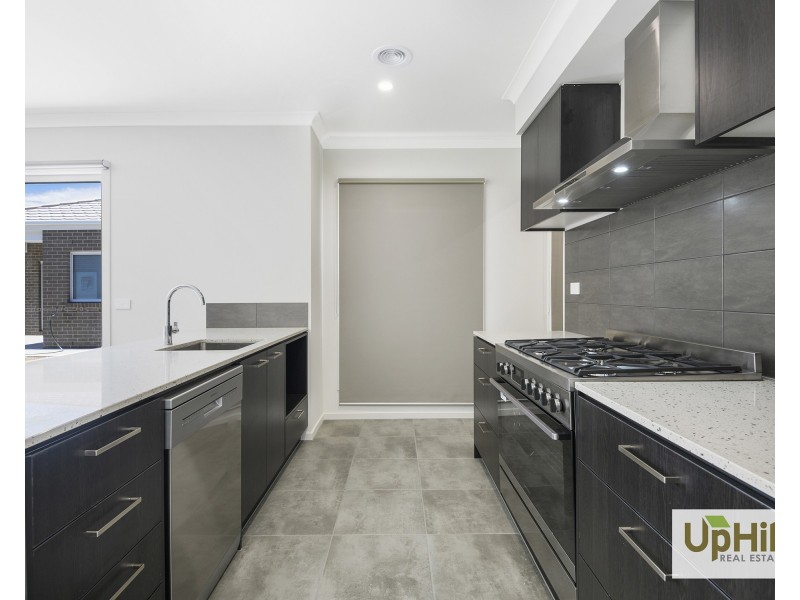 48 Charming Loop, Officer VIC 3809