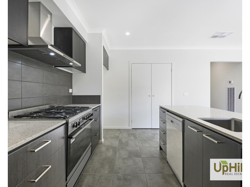 48 Charming Loop, Officer VIC 3809