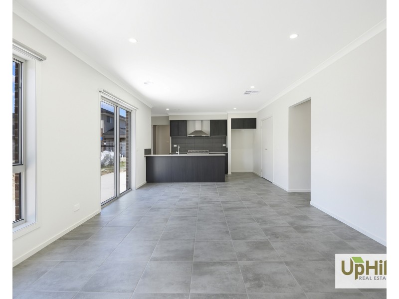 48 Charming Loop, Officer VIC 3809