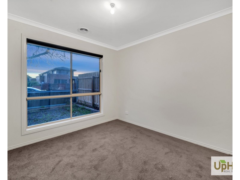 2D Henry street, Pakenham VIC 3810