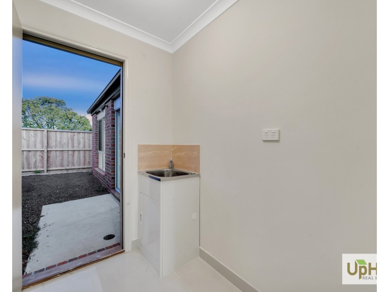 2D Henry street, Pakenham VIC 3810