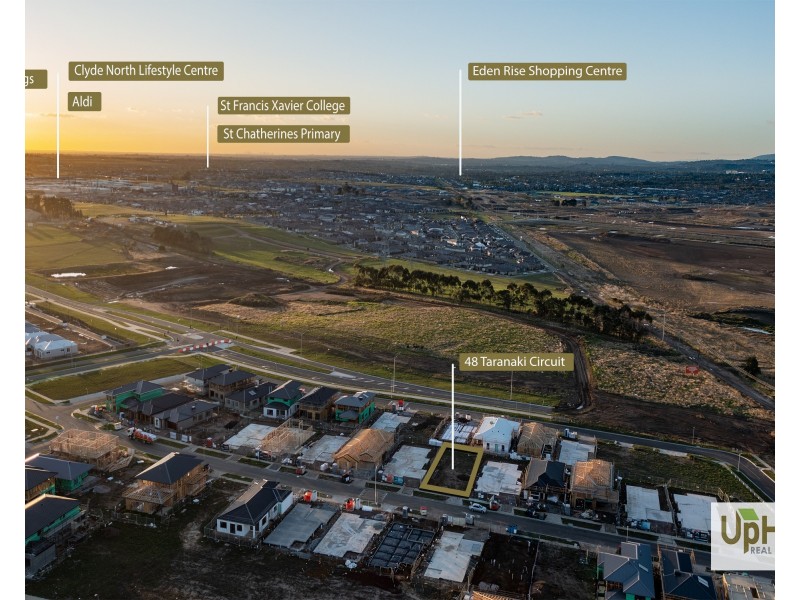 48 Taranaki Circuit, Clyde North VIC 3978