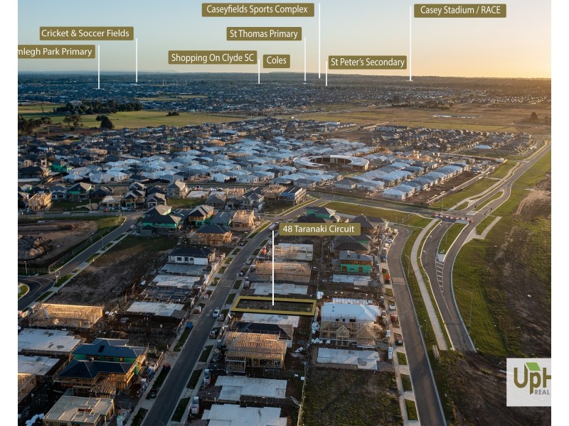 48 Taranaki Circuit, Clyde North VIC 3978