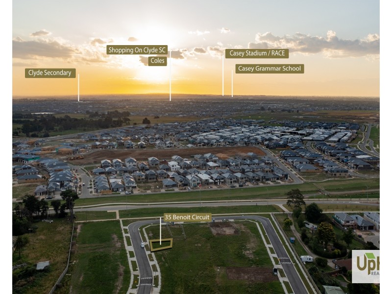 35 Benoit Circuit, Clyde North VIC 3978