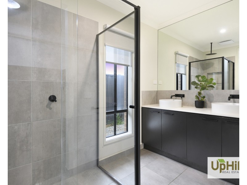 1 Swanston Street, Clyde VIC 3978