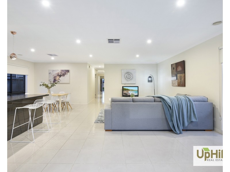 27 Green Gully Road, Clyde VIC 3978