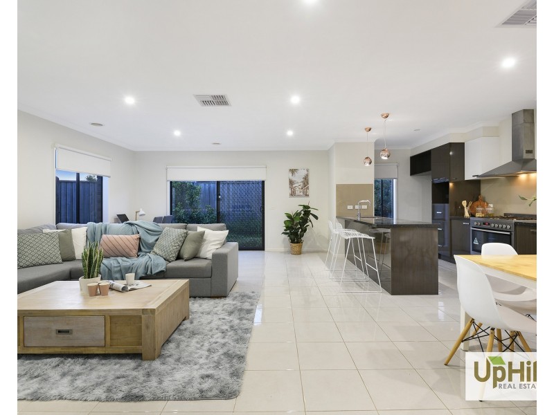 27 Green Gully Road, Clyde VIC 3978