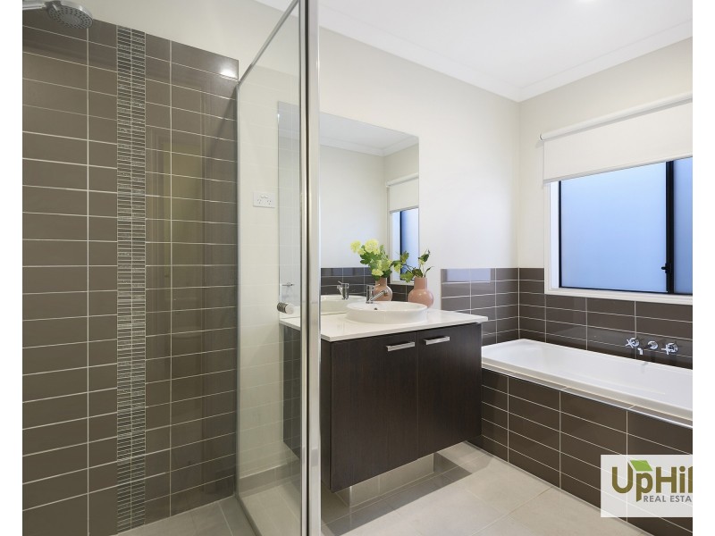 27 Green Gully Road, Clyde VIC 3978