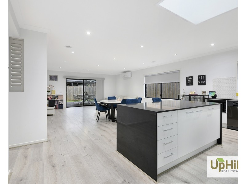 7 Pawell Street, Clyde North VIC 3978