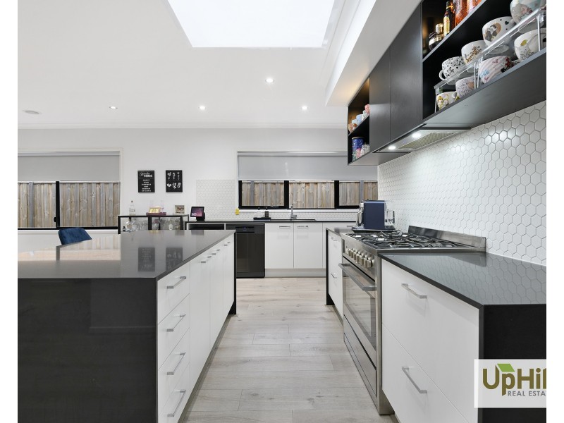 7 Pawell Street, Clyde North VIC 3978