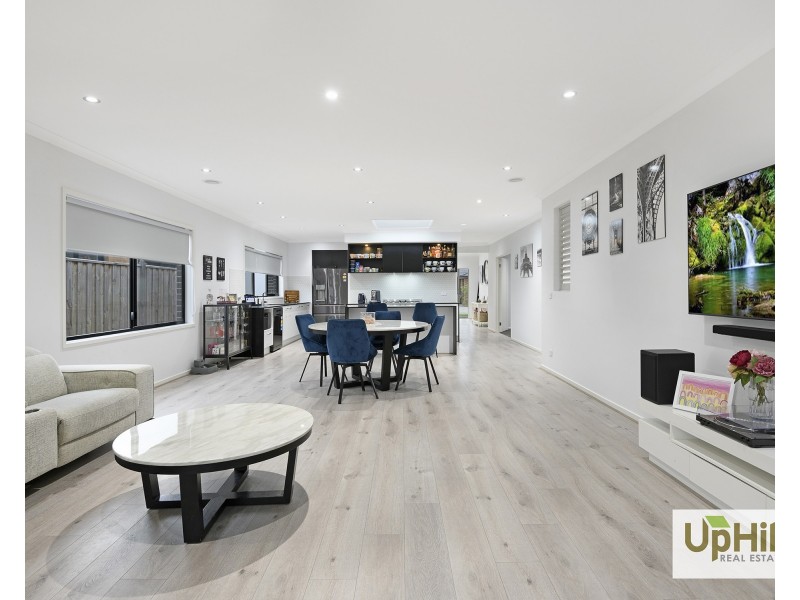 7 Pawell Street, Clyde North VIC 3978