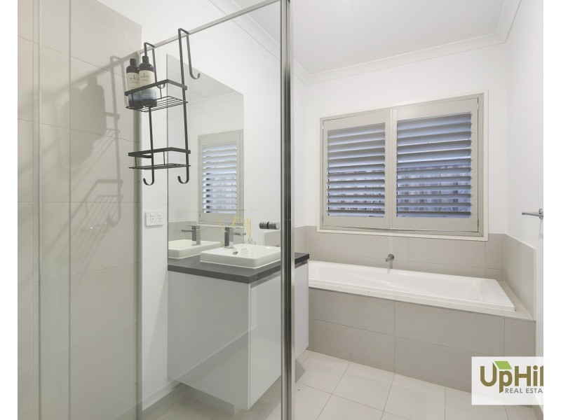 7 Pawell Street, Clyde North VIC 3978