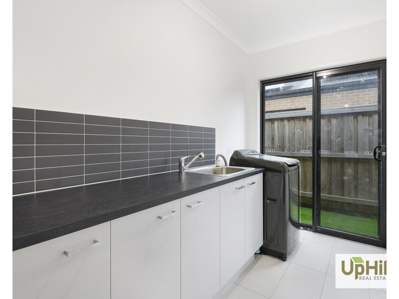 7 Pawell Street, Clyde North VIC 3978