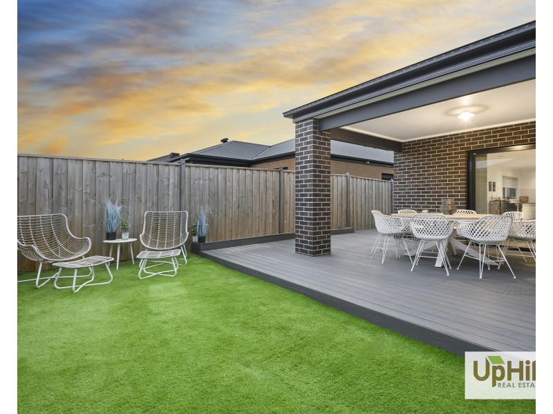 7 Pawell Street, Clyde North VIC 3978