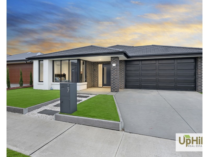 7 Pawell Street, Clyde North VIC 3978