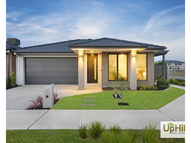 90 Athenaeum Avenue, Clyde North VIC 3978
