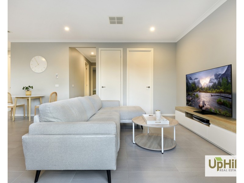 90 Athenaeum Avenue, Clyde North VIC 3978