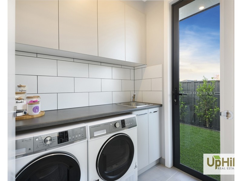 90 Athenaeum Avenue, Clyde North VIC 3978