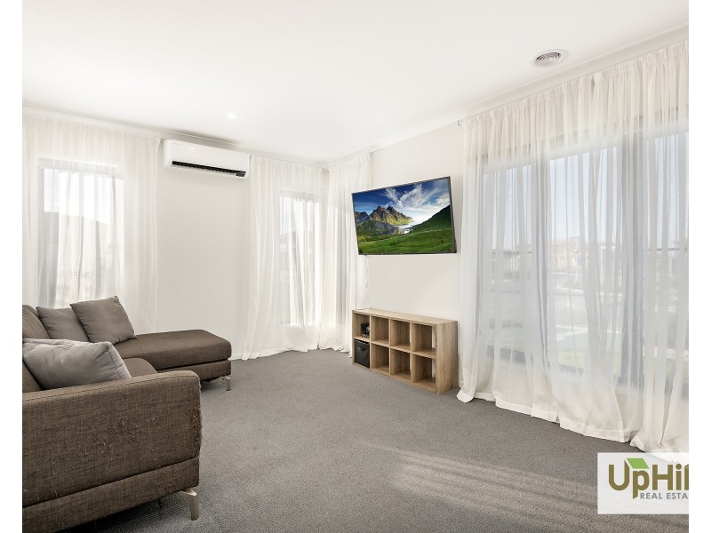 79 Athenaeum Avenue, Clyde North VIC 3978