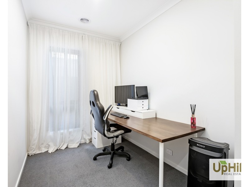 79 Athenaeum Avenue, Clyde North VIC 3978