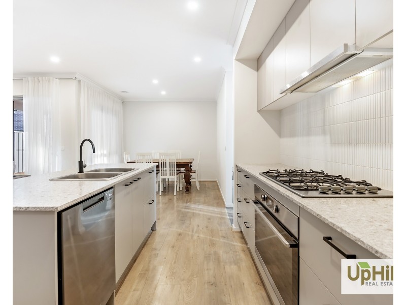 79 Athenaeum Avenue, Clyde North VIC 3978