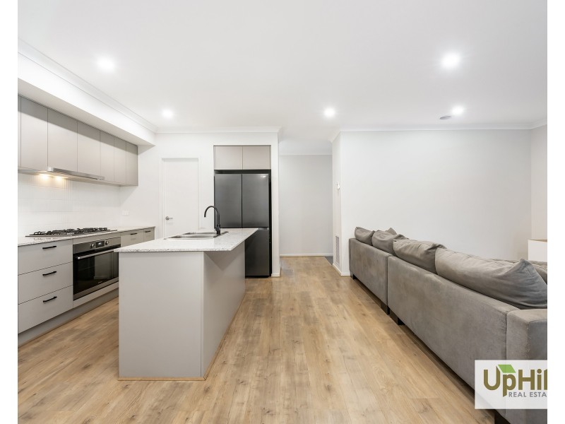 79 Athenaeum Avenue, Clyde North VIC 3978