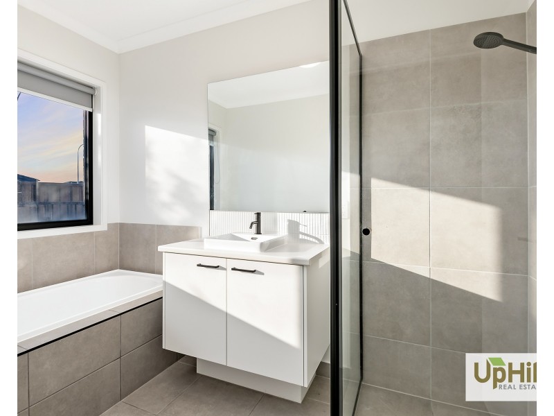 79 Athenaeum Avenue, Clyde North VIC 3978