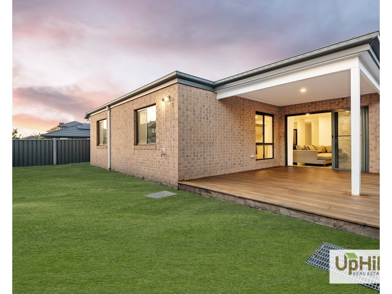 79 Athenaeum Avenue, Clyde North VIC 3978