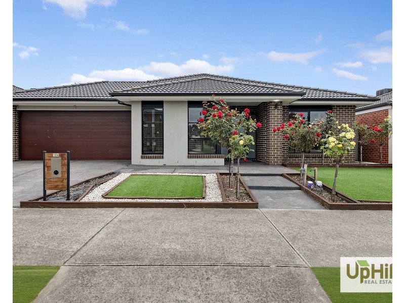 104 Scotsdale Drive, Cranbourne East VIC 3977