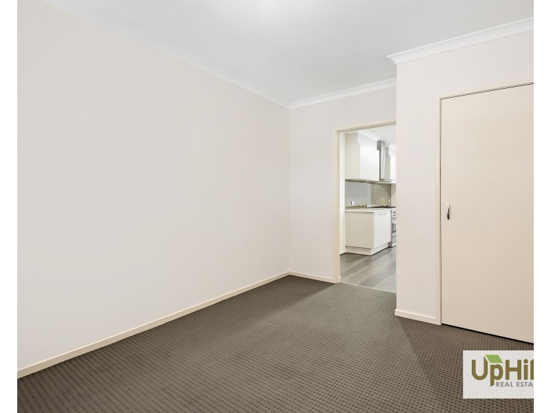 104 Scotsdale Drive, Cranbourne East VIC 3977