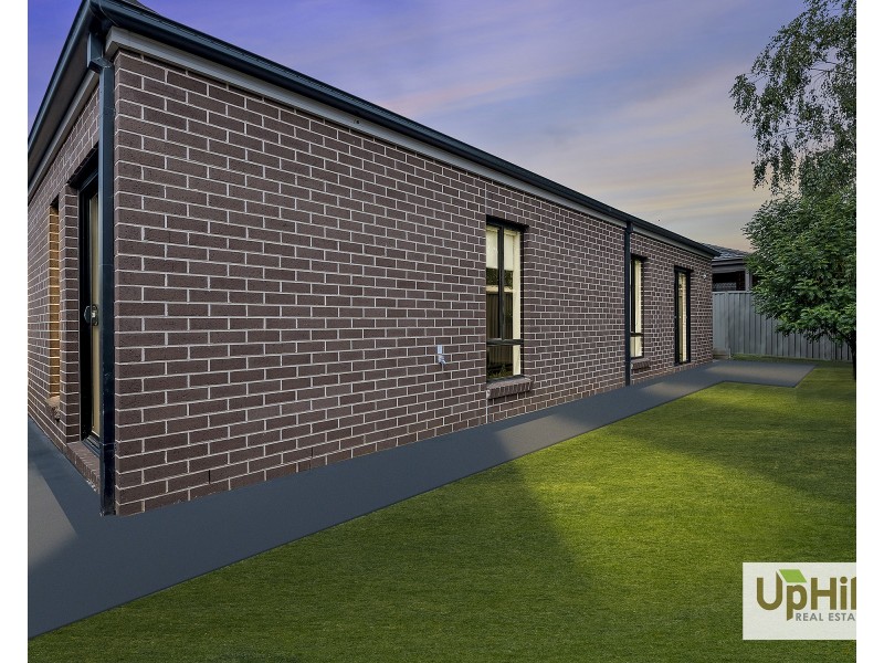 104 Scotsdale Drive, Cranbourne East VIC 3977