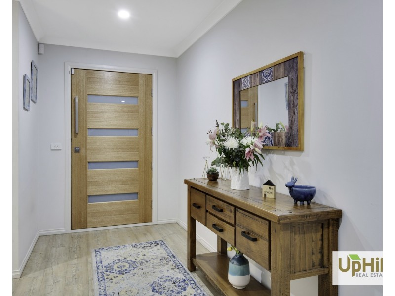 23 Speargrass Close, Clyde North VIC 3978