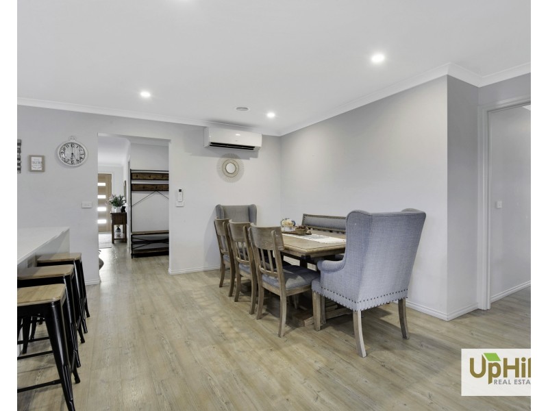 23 Speargrass Close, Clyde North VIC 3978