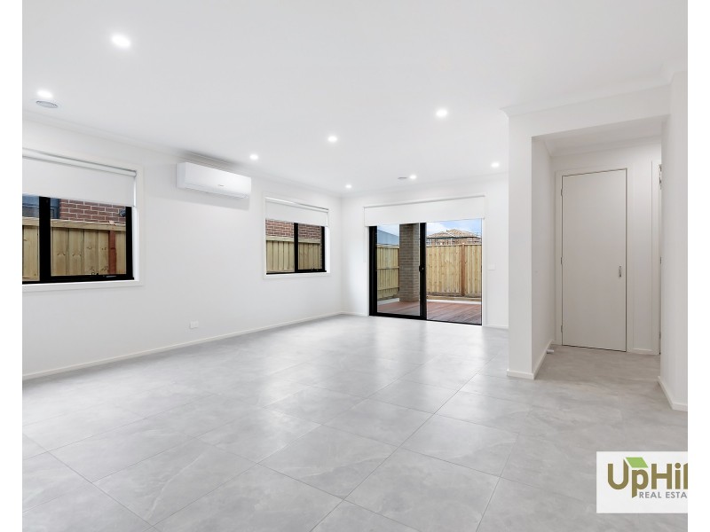 11 Vulpine Street, Clyde VIC 3978