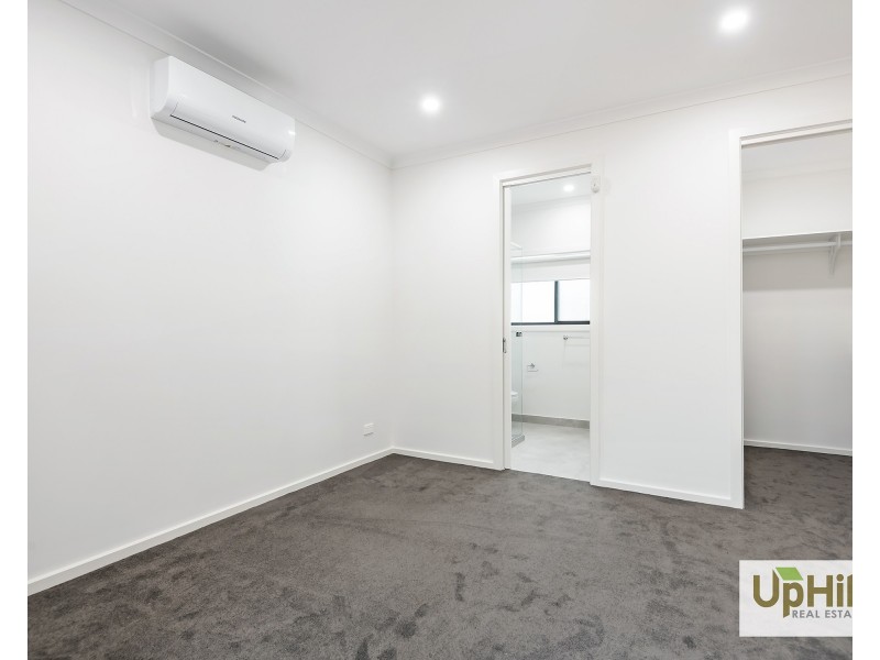 11 Vulpine Street, Clyde VIC 3978