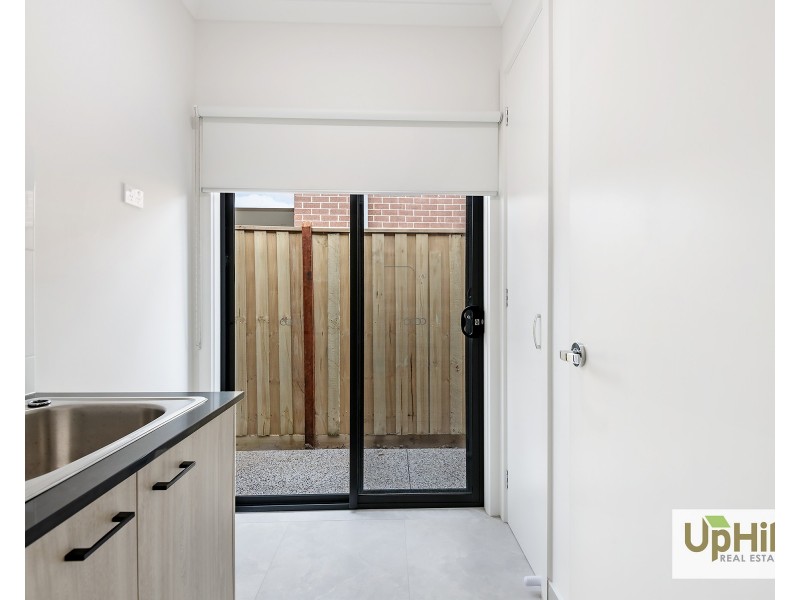 11 Vulpine Street, Clyde VIC 3978