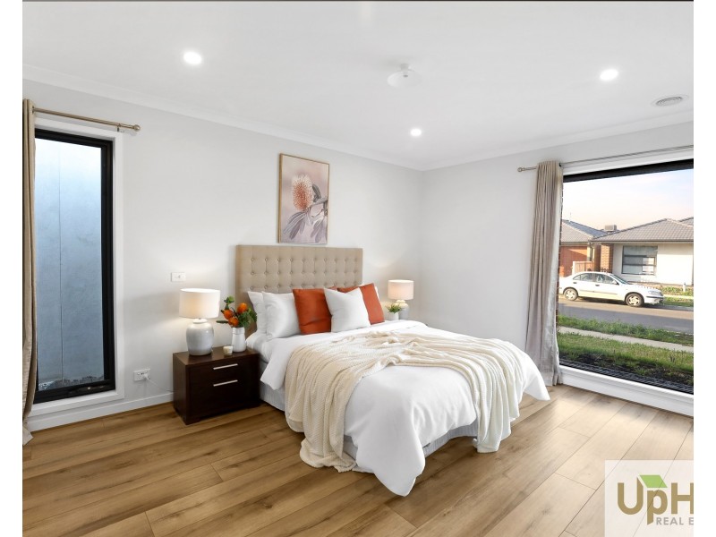 6 Goodwill Road, Clyde North VIC 3978