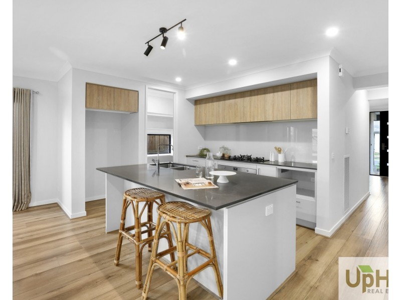 6 Goodwill Road, Clyde North VIC 3978