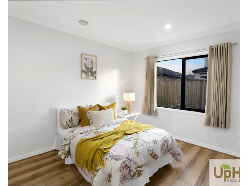 6 Goodwill Road, Clyde North VIC 3978