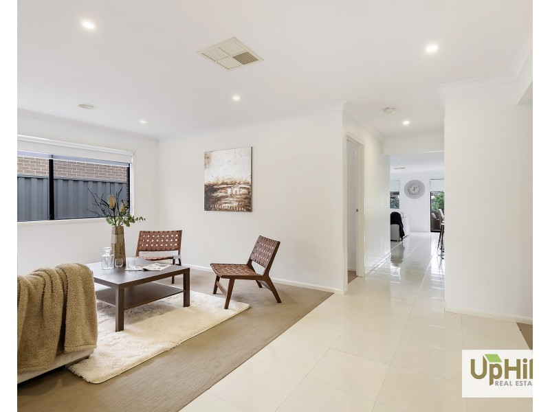 12 BARTER CRESCENT, Cranbourne East VIC 3977