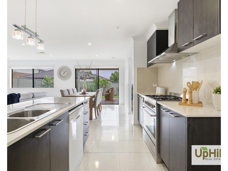 12 BARTER CRESCENT, Cranbourne East VIC 3977