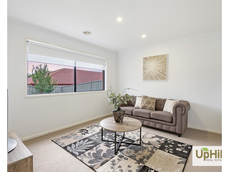 12 BARTER CRESCENT, Cranbourne East VIC 3977